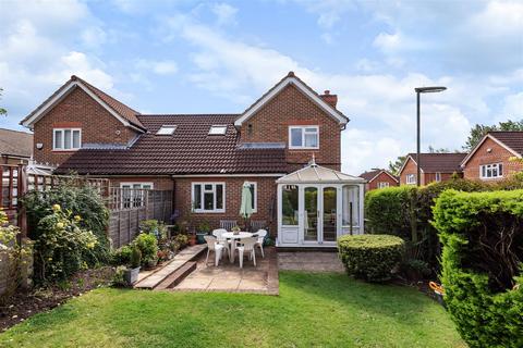 37 Primrose Walk, Ewell, Epsom, KT17 2EZ