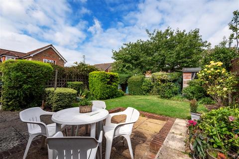 37 Primrose Walk, Ewell, Epsom, KT17 2EZ