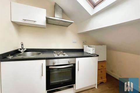 1 bedroom penthouse to rent, Highfields Road, Highfields, Near Town Centre, Huddersfield, HD1