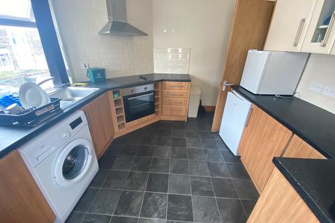 3 bedroom apartment to rent - Chaddesley Terrace, Swansea, SA1