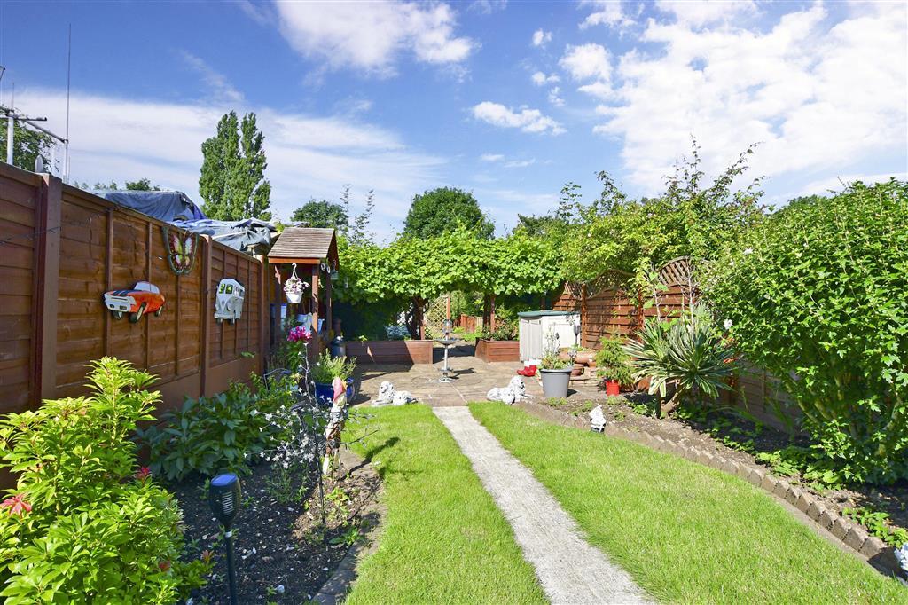 Wilson Avenue, Rochester, Kent 4 bed terraced house £415,000