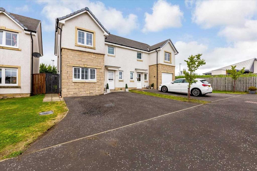Blair Grove, Hairmyres, EAST KILBRIDE 3 bed semidetached house £205,000