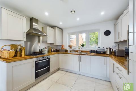 4 bedroom detached house for sale, Dartford Rise, Farnborough, Hampshire, GU14