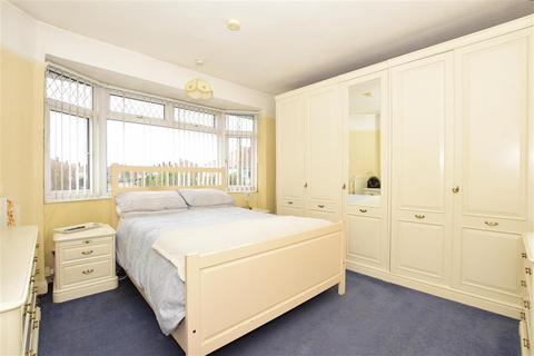 16 Bush Avenue, Newington, Ramsgate, CT12 6EY
