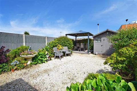 16 Bush Avenue, Newington, Ramsgate, CT12 6EY