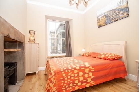 2 bedroom flat to rent - Lothian Street, Old Town, Edinburgh, EH1