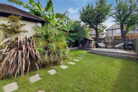 20 Ridding Lane, Greenford, UB6 0JY