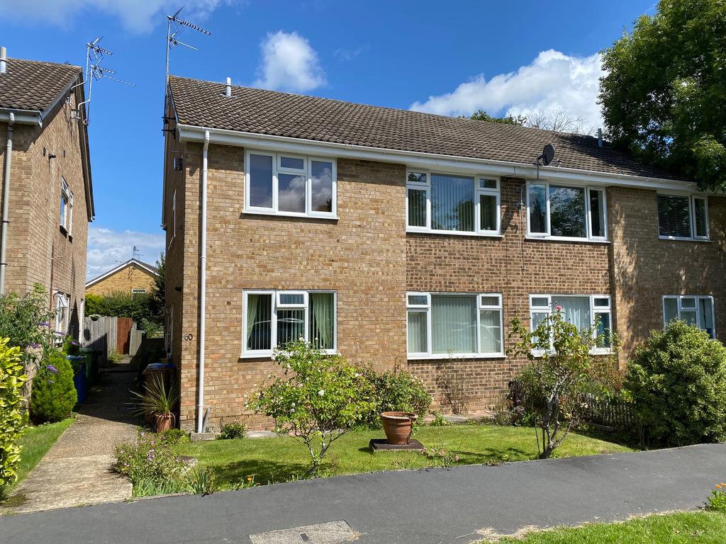 BLACKMOOR WOOD, ASCOT SL5 2 bed £280,000