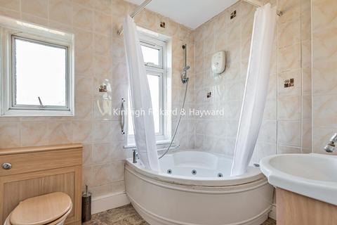 215 Manor Lane, London, SE12 0TZ