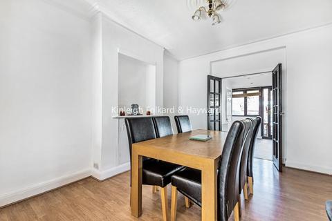 215 Manor Lane, London, SE12 0TZ