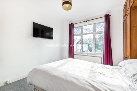 215 Manor Lane, London, SE12 0TZ