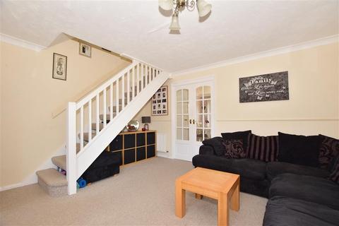 26 Walmer Close, Southwater, Horsham, RH13 9XY