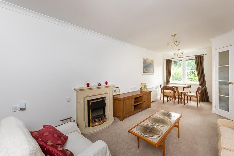Lounge / Dining Room