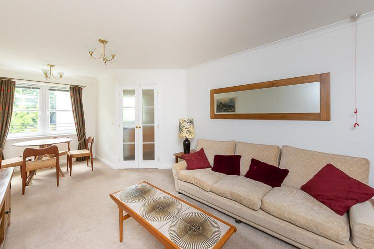 Lounge / Dining Room