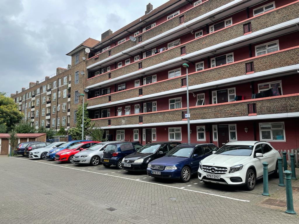 2 Bedroom First Floor Flat Available To Rent In H