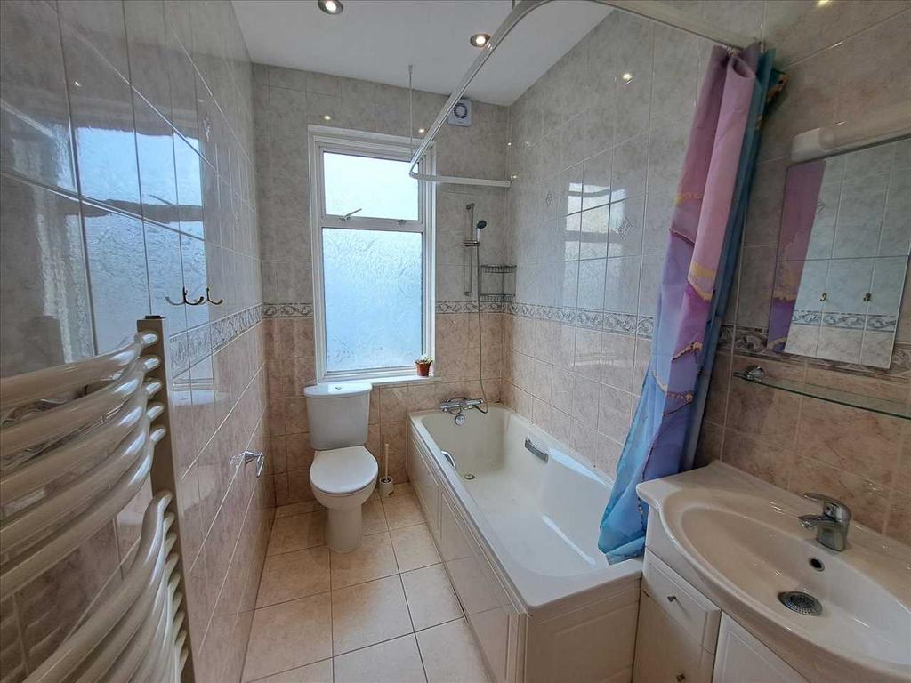 Upstairs Bathroom