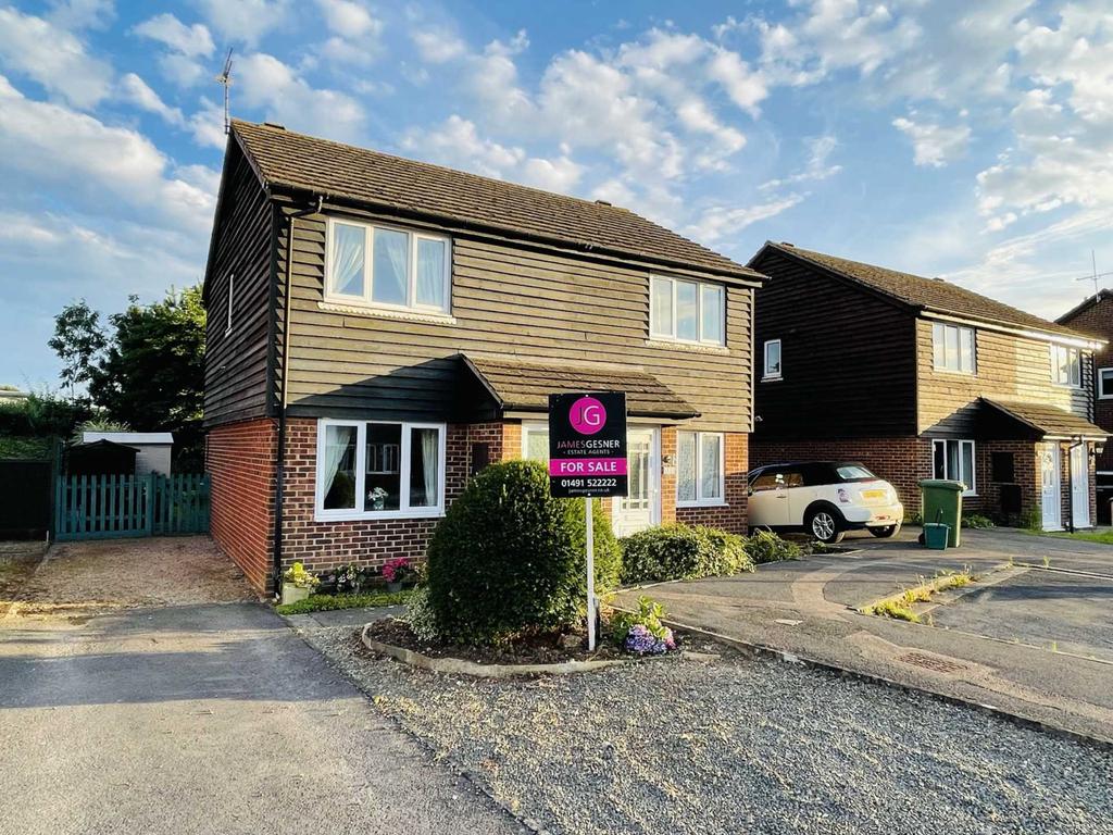 Fir Tree Avenue, Wallingford 2 bed semidetached house £325,000