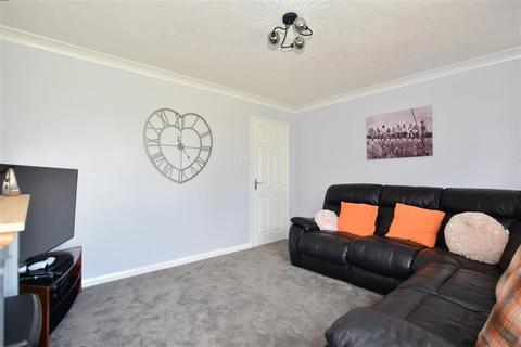 12 Beachmont Close, Greatstone, New Romney, TN28 8UG