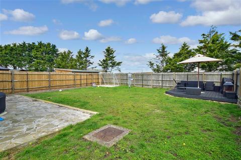 12 Beachmont Close, Greatstone, New Romney, TN28 8UG