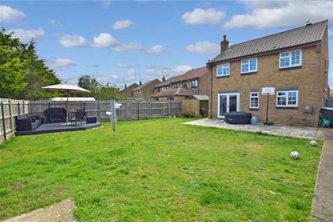 12 Beachmont Close, Greatstone, New Romney, TN28 8UG
