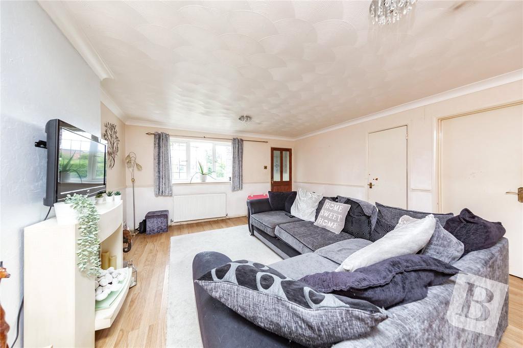 Samuel Road, Langdon Hills, Basildon, SS16 3 bed link detached house