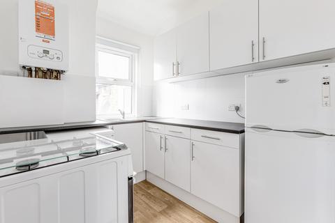 2 bedroom flat to rent, Theatre Street, London