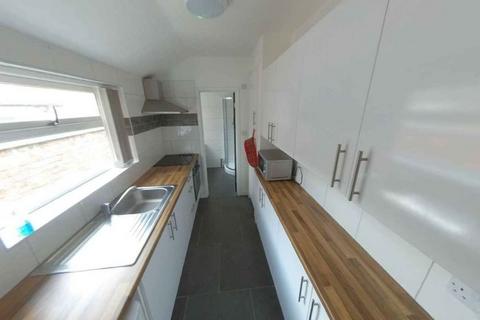 1 bedroom in a house share to rent, 28 Gordon st - rm 1