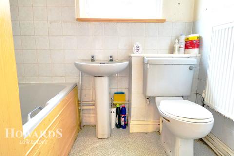 29 Avondale Road, Lowestoft, NR32 2HU