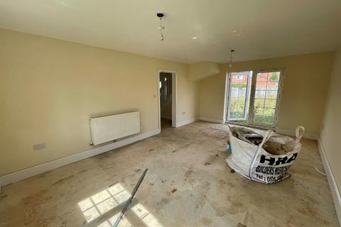 1 Reliant Close, Castle Bromwich, Birmingham, B36 9NG