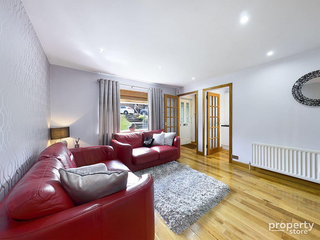 Caithness Road, East Kilbride, South Lanarkshire, G74 2 bed terraced house £114,000