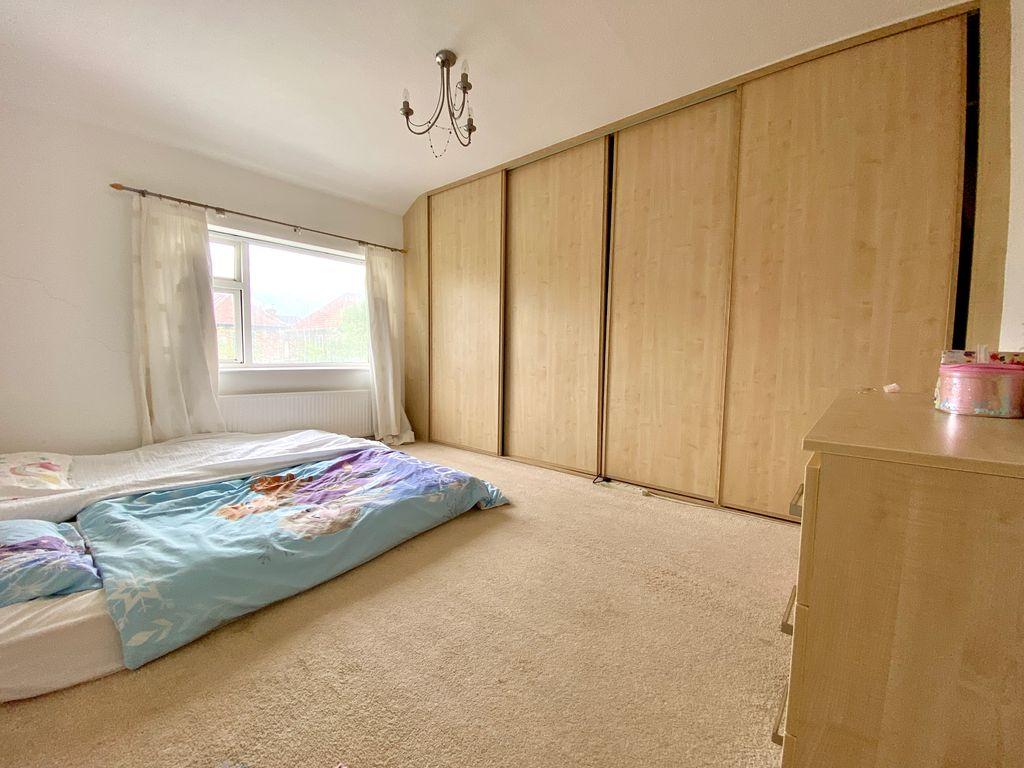 Bedroom 2 (Double)