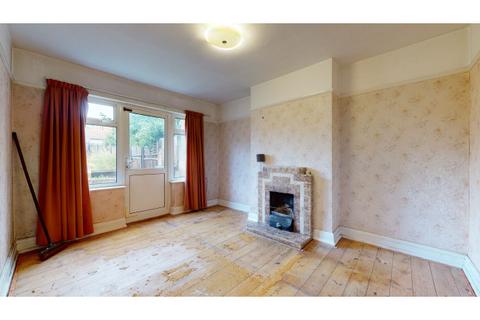 7 Cotswold Close, Uxbridge, UB8 2NA
