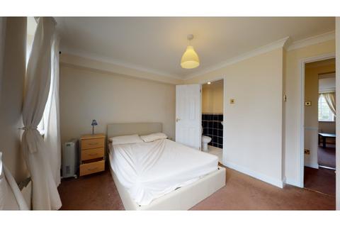 56 Gilbert Close, London, SE18 4PT