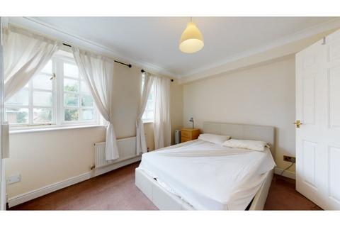 56 Gilbert Close, London, SE18 4PT