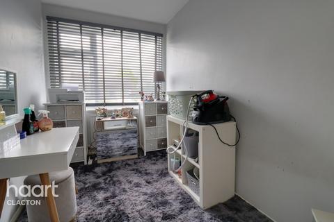 22 Broadstrood, St Osyth, Clacton-on-sea, CO16 8RE