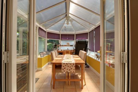 7 Adcock Close, Corby Glen, Grantham, NG33 4HT