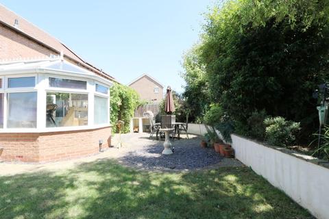 7 Adcock Close, Corby Glen, Grantham, NG33 4HT