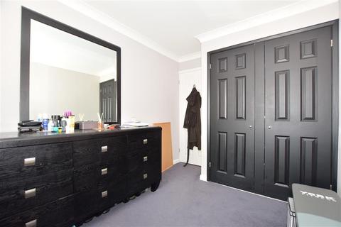 82 Beech Hill, Haywards Heath, RH16 3TT