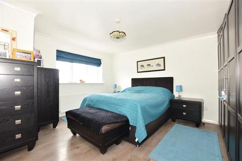 82 Beech Hill, Haywards Heath, RH16 3TT