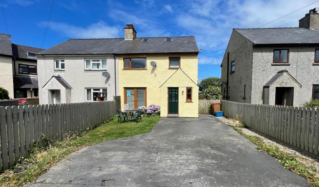 Bryn Llan, Llandwrog, Caernarfon, Gwynedd, LL54 3 bed semidetached