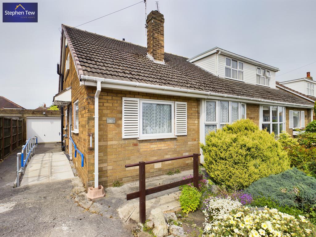 33 Hampshire Place, Blackpool FY4 5BA 3 bed semidetached house £175,000