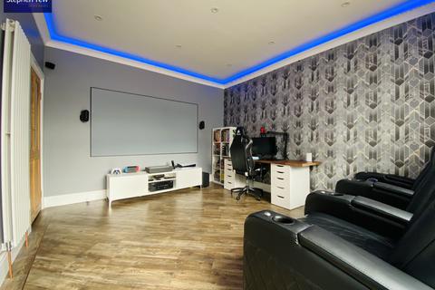 92 Arnold Avenue, Blackpool, FY4 2EW