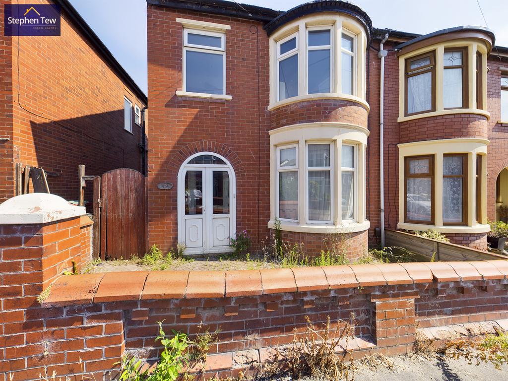 Thirsk Grove, Blackpool, FY1 5NH 3 bed semidetached house £105,000