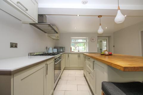 5 Apperley Lane, Yeadon, Leeds, LS19 6DA