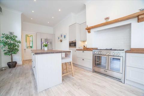 32 Auchingramont Road, Hamilton, ML3 6JT