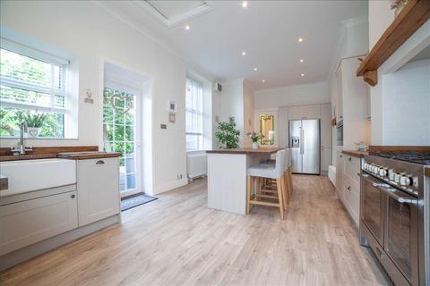 32 Auchingramont Road, Hamilton, ML3 6JT