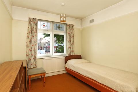 156 Clitherow Avenue, London, W7 2BX
