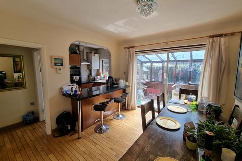 1 Abercorn Close, London, NW7 1JG