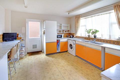 1 Belle Avenue, Reading, RG6 7BL