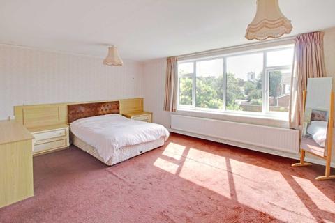1 Belle Avenue, Reading, RG6 7BL